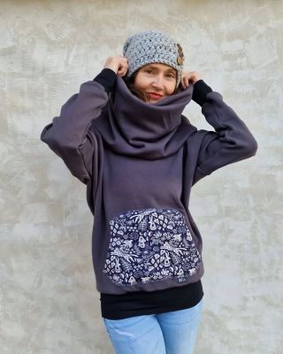 🍂 MUST HAVE podzimu. 🍂 Pořádná mikina, která tě zahřeje, obejme, nepustí k tobě chlad a vítr. A když budeš mít špatný den,...