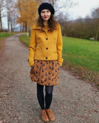 Dnešním adventním okénkem je tato parádní teplá sukně s jelenama. Mám skladem 2 kousky od každé velikosti - a dneska...